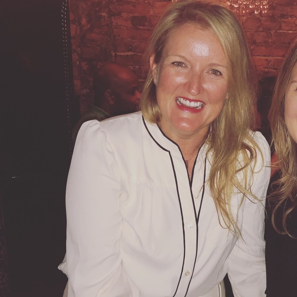 Meet your Posher, Stephanie - Picture 1 of 2